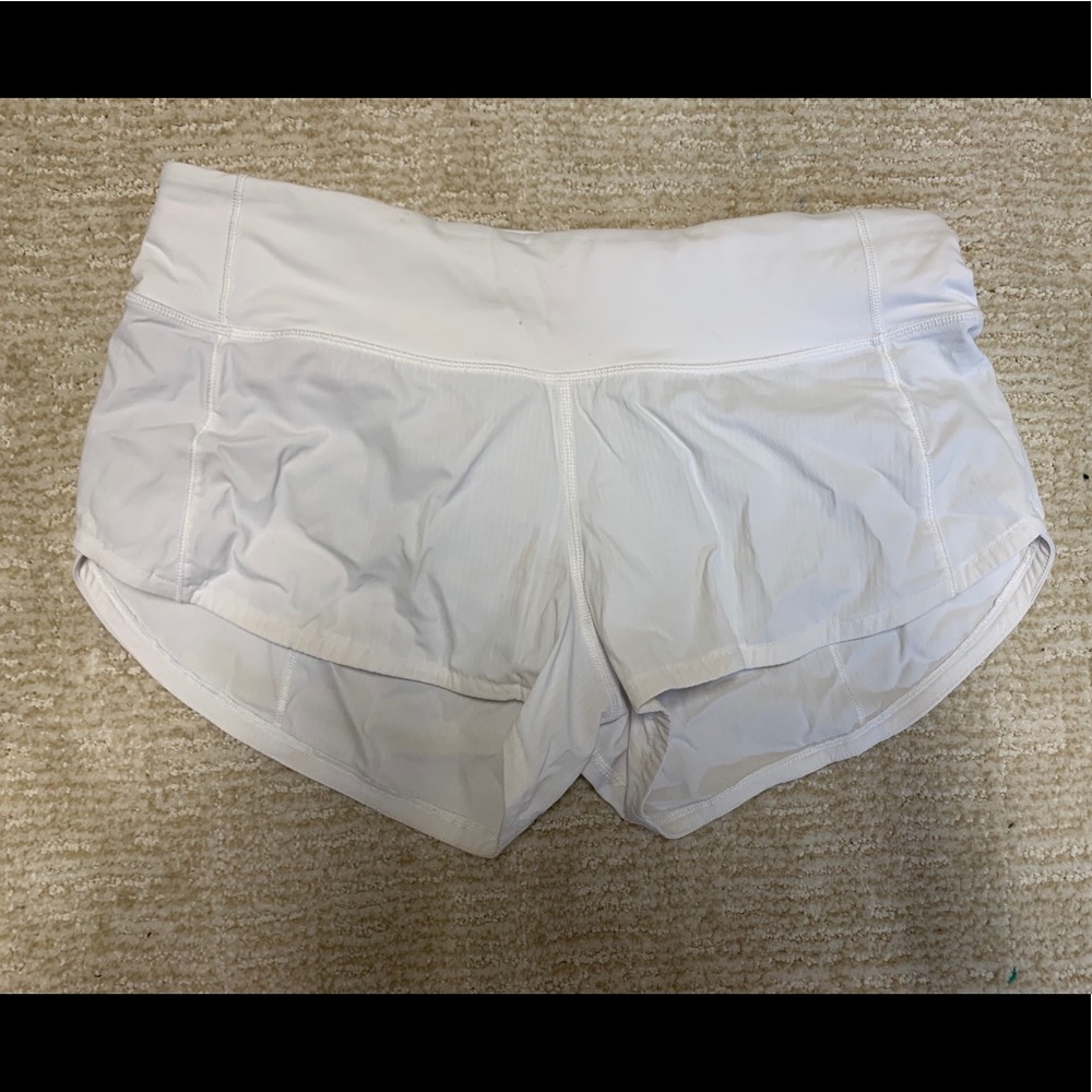 White Lululemon Speed Up Short Size 4, 2.5 in.
